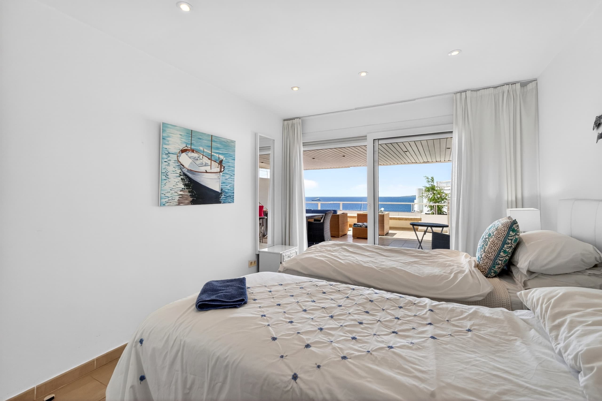 Living above the masts of Puerto Portals, 10