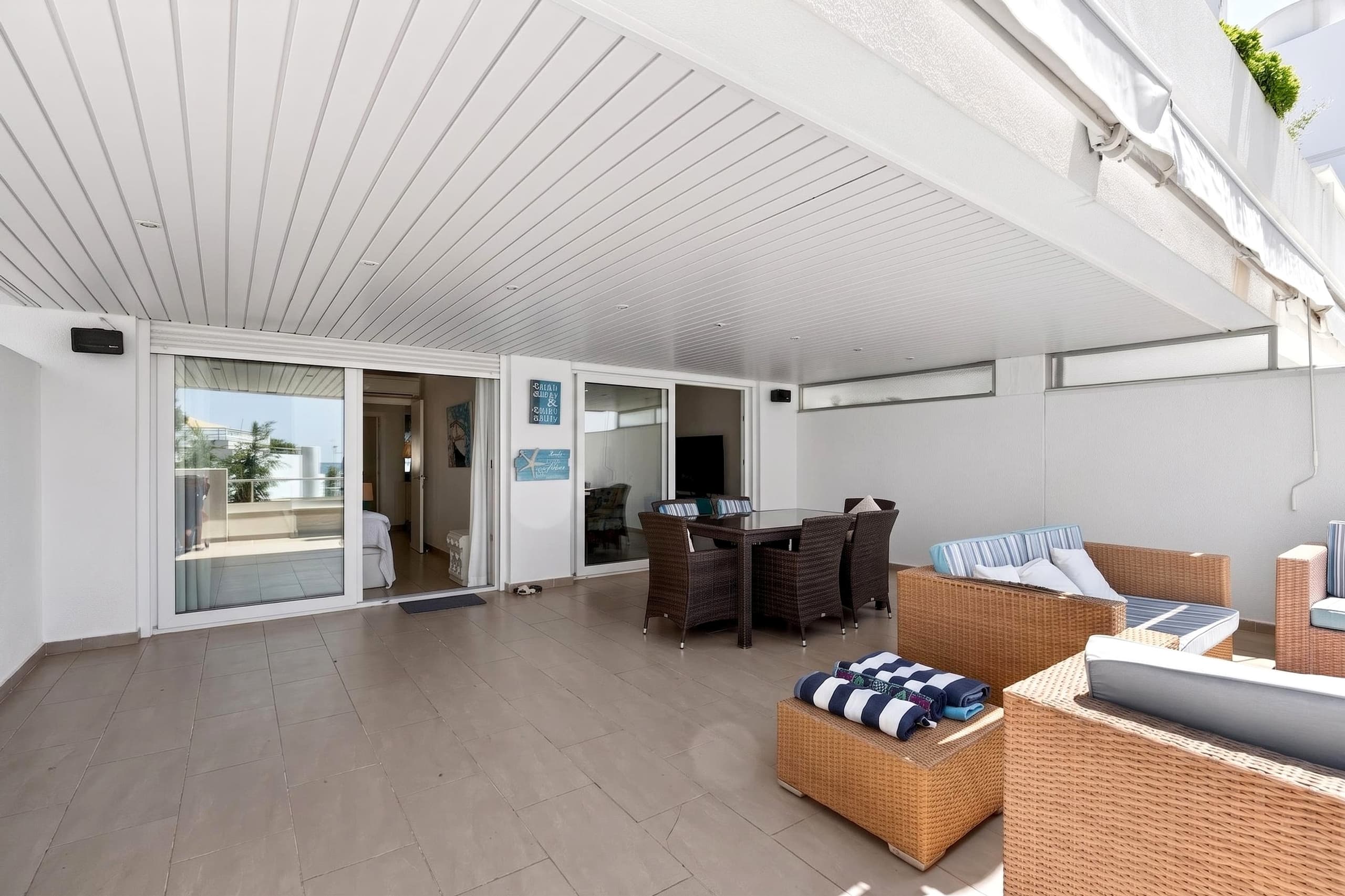 Living above the masts of Puerto Portals, 16