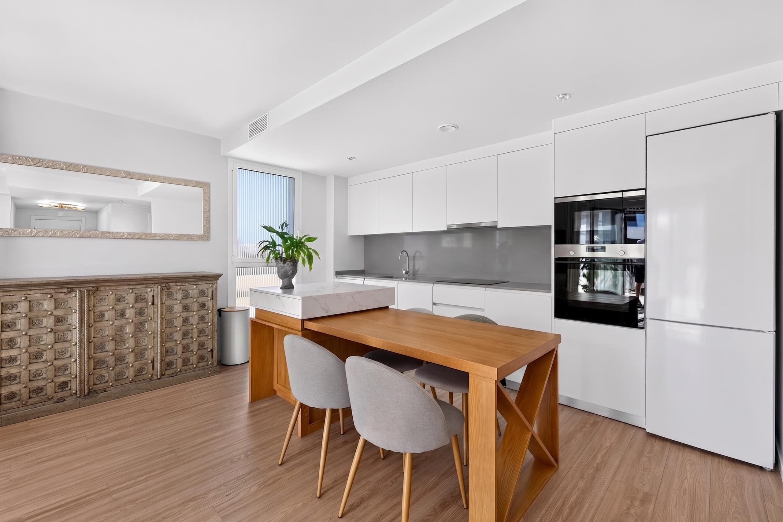Modern living with a resort-like atmosphere, 6