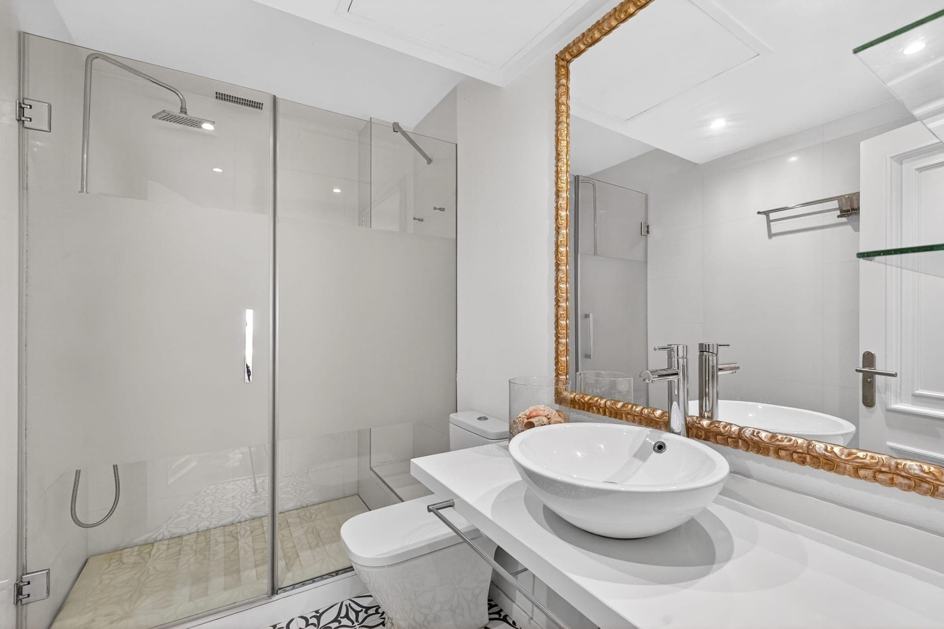 Elegant living in La Seu with parking space, 15
