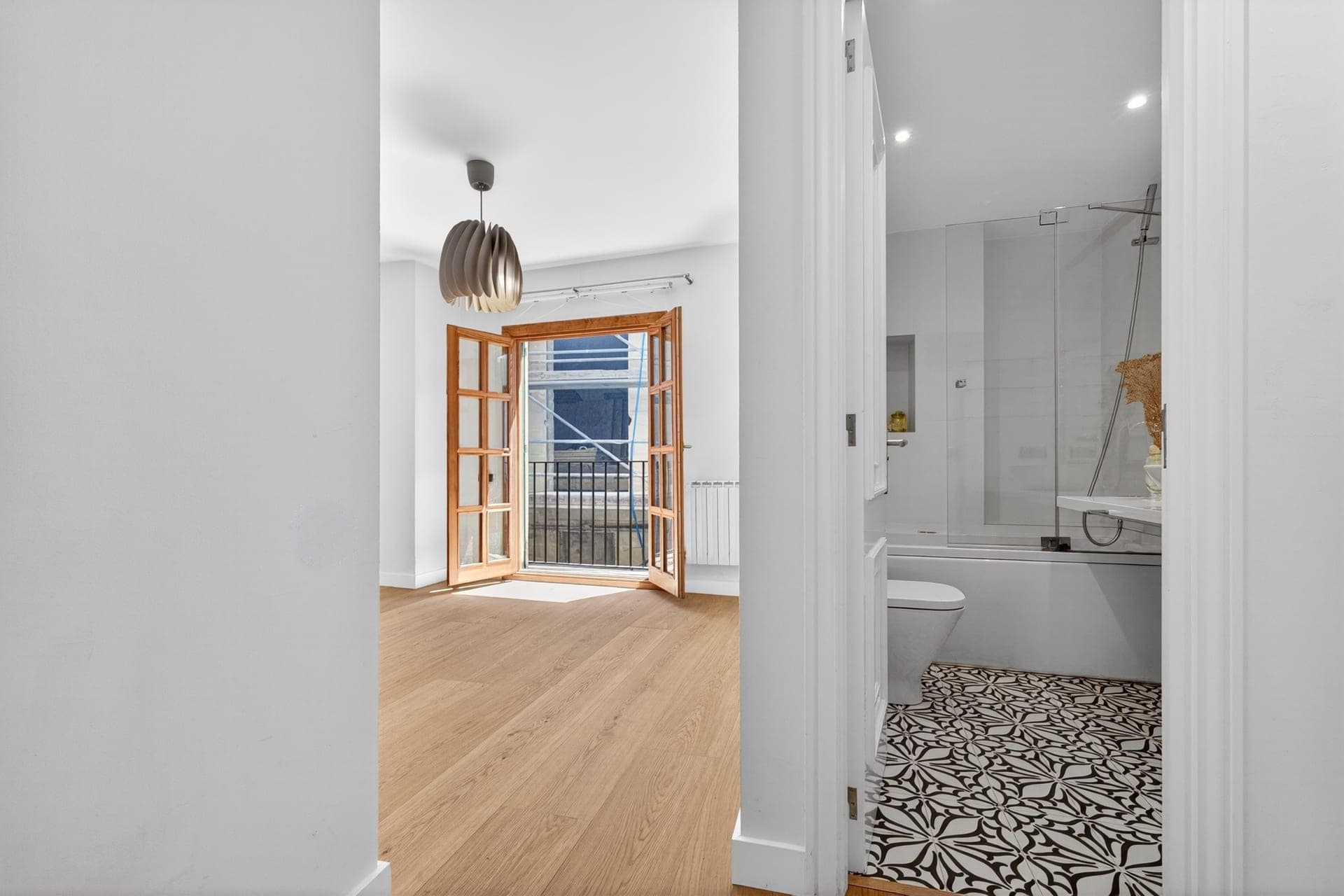 Elegant living in La Seu with parking space, 10