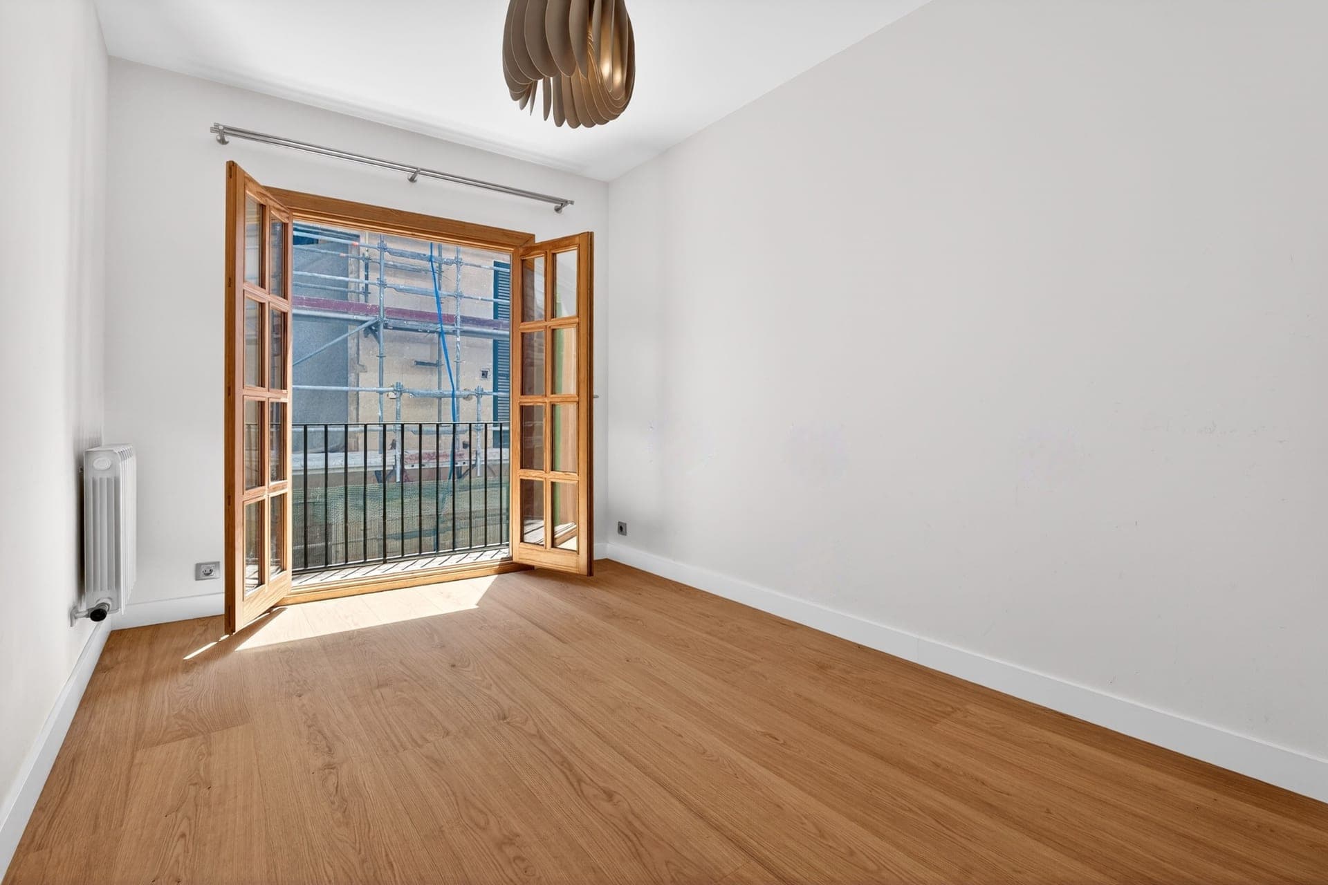 Elegant living in La Seu with parking space, 12
